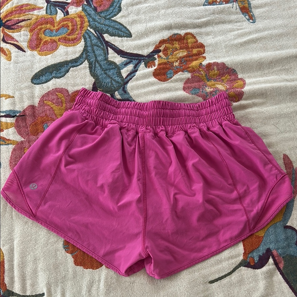 Lululemon HR 2.5” Hotty Hot Shorts